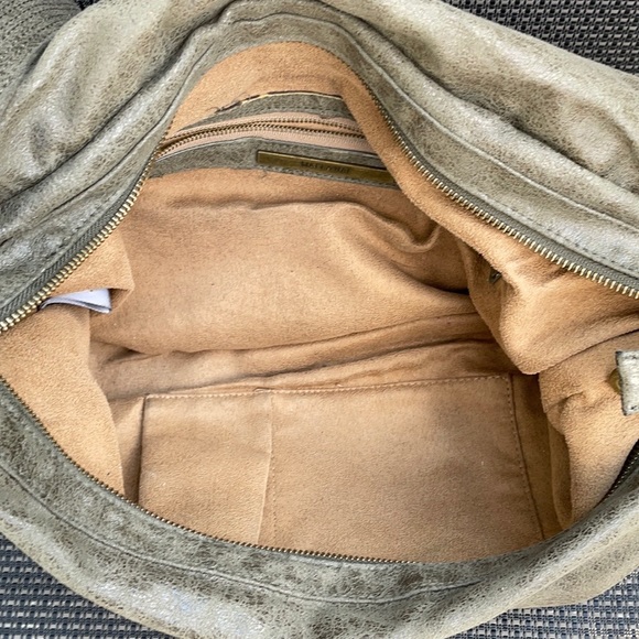 Matt & Nat khaki vegan leather messenger bag - Picture 5 of 7